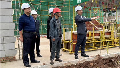 向誠、石鎮(zhèn)槐暗訪工程項目建設(shè)和企業(yè)運營管理工作