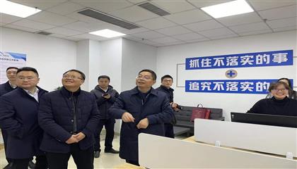市委常委、組織部部長(zhǎng)張鵬飛一行慰問(wèn)遂寧遂星公司籌備組員工